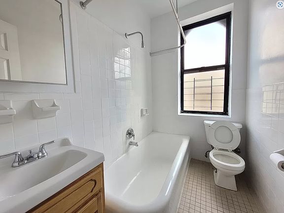 4th image of 4582 Manhattan College Pkwy APT 4C