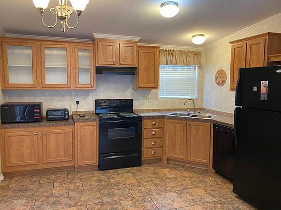 3rd image of 56 Nancy Ln