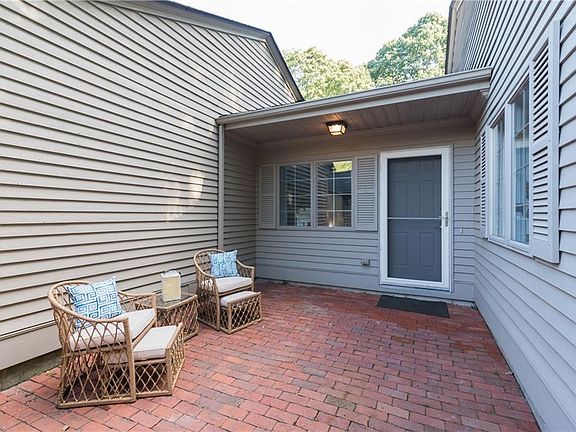3rd image of 105 Pine Glen Dr