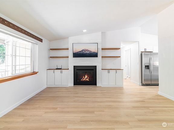 3rd image of 22411 Bluewater Drive SE