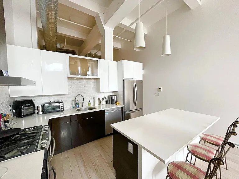 726-28 Market St #405 — Photo 10