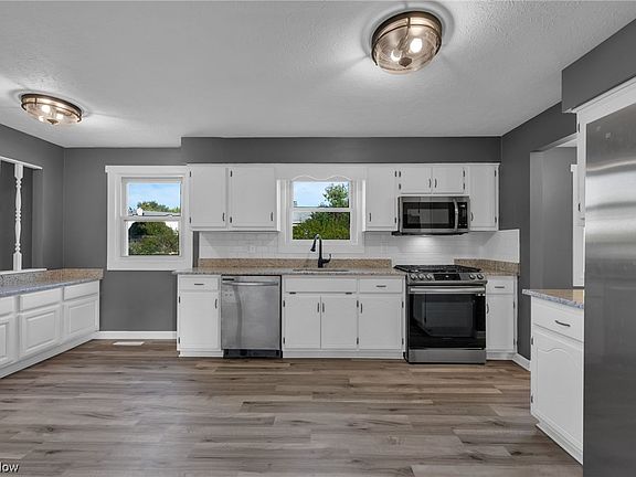 2nd image of 281 Bettie Ln