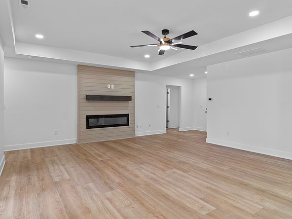 5th image of 4727 Malus Blvd