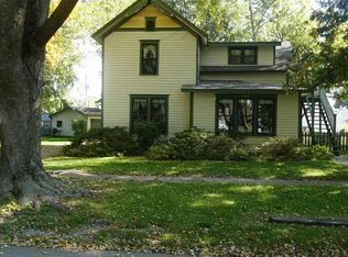 404 S Center St, Lone Tree, IA 52755