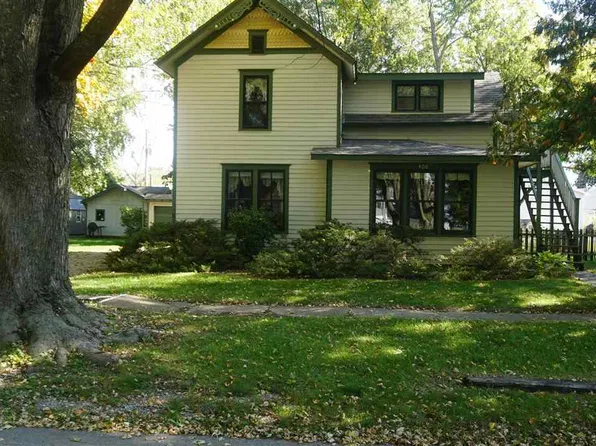404 S Center St, Lone Tree, IA 52755