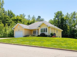 86 Greenwich Dr, Moncton, NB E1A 7B1
