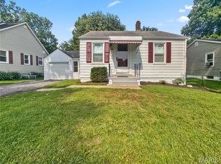 15 Roselawn Ave, Fairview Heights, IL 62208