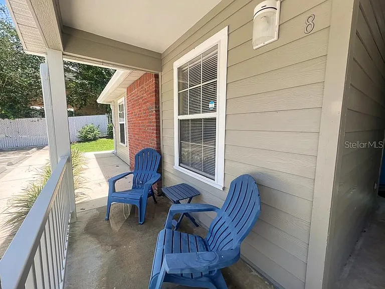 3911 SW 27th St #8 — Photo 15
