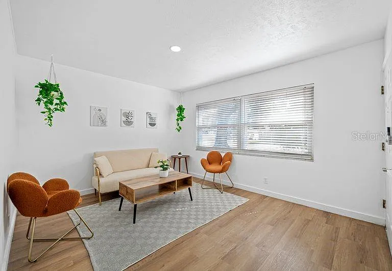 4409 W Pearl Ave — Photo 3