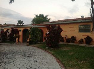 1121 N 13th Ct, Hollywood, FL 33019