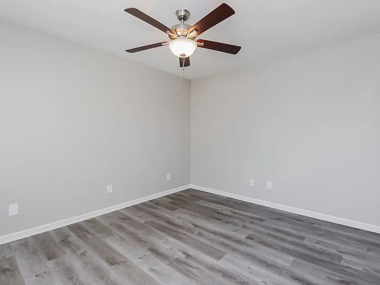 5330 E Fairfield St — Photo 11