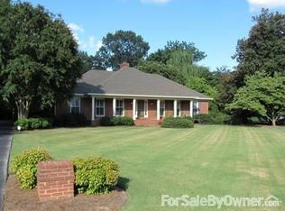 24 Summerfield Dr, Jackson, TN 38305
