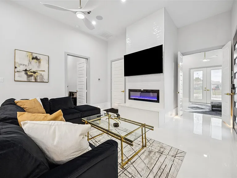 3458 Simmons St — Photo 2