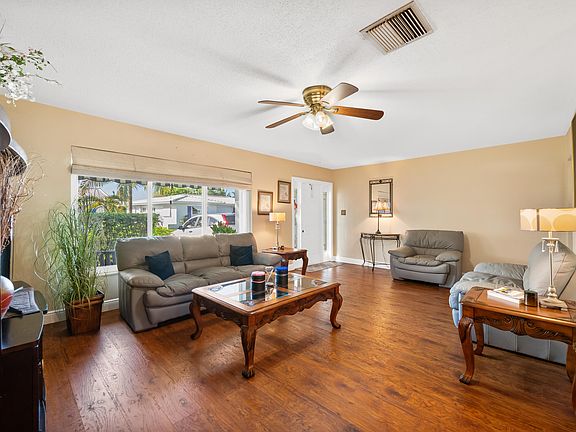 5th image of 8201 NW 59th Court