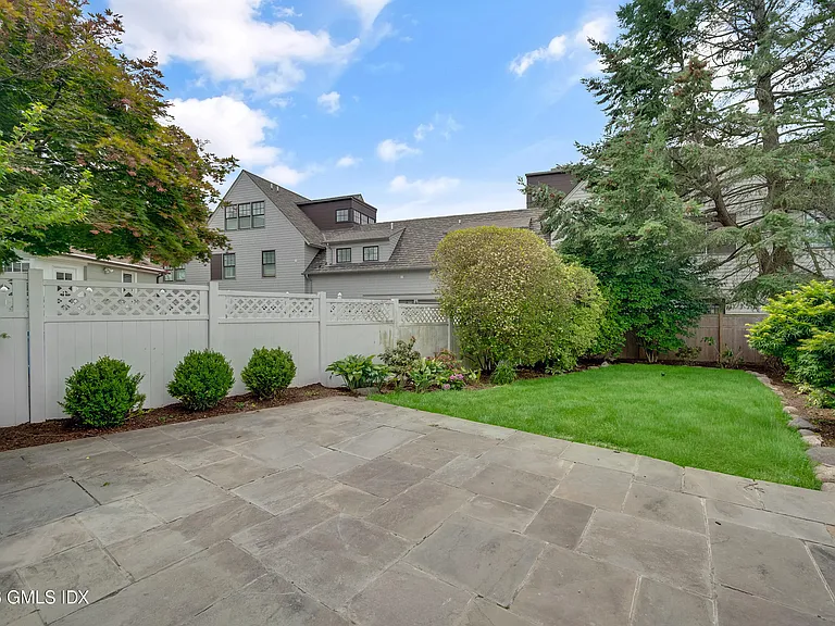 115 E Elm St — Photo 21