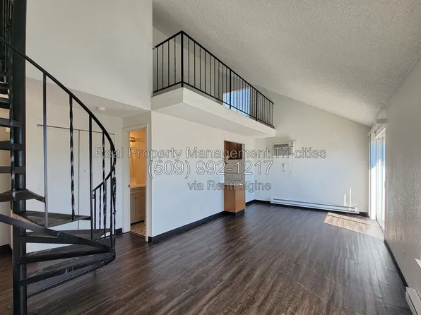 1025 W Entiat Ave, Kennewick, WA