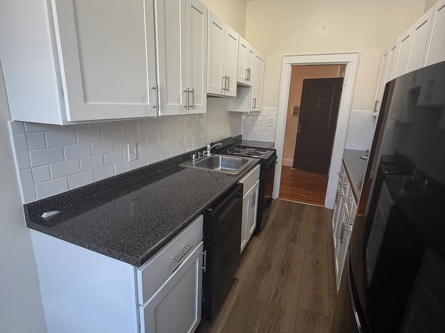 1 bed, 9999 sqft, $2,280 — Photo 4