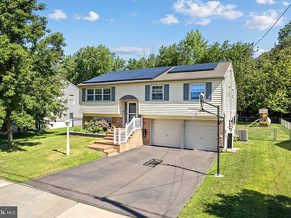 3rd image of 37 Blanchard Rd