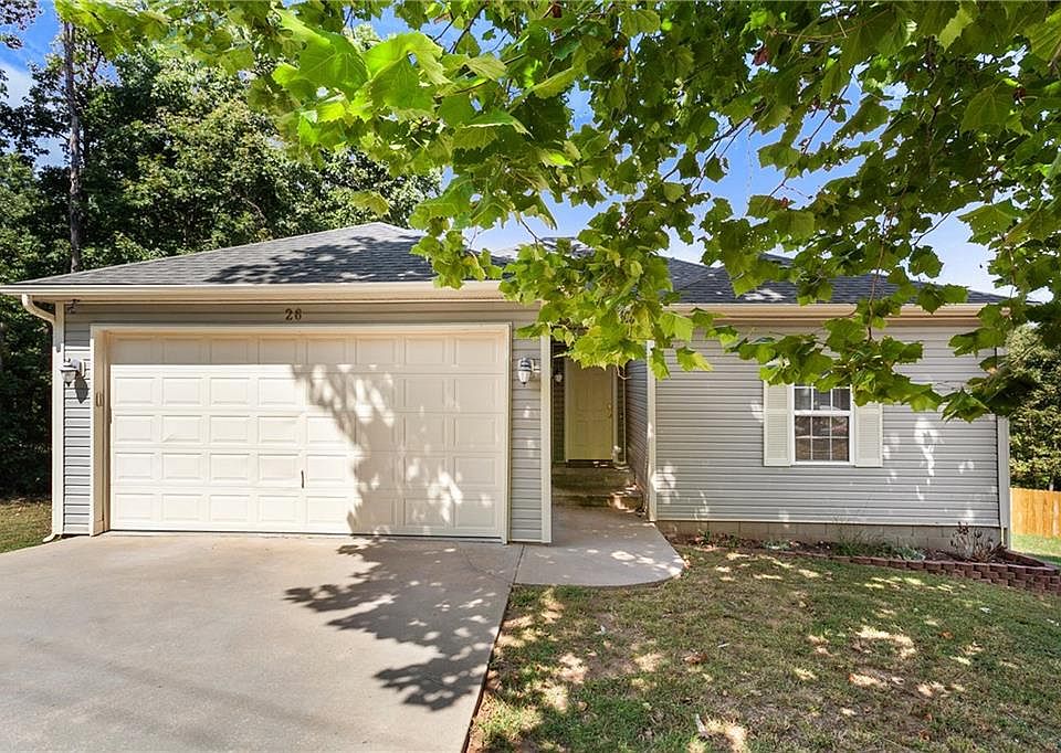 1st image of 26 Woodbridge Dr