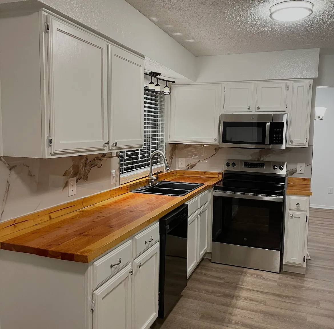 4 bed, 1693 sqft, $2,350 — Photo 3