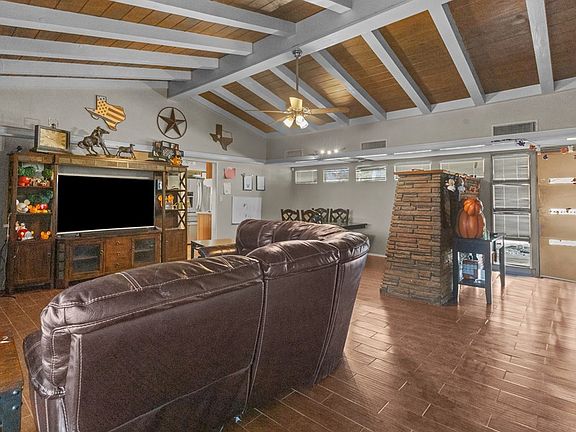 3rd image of 1814 Golder Ave