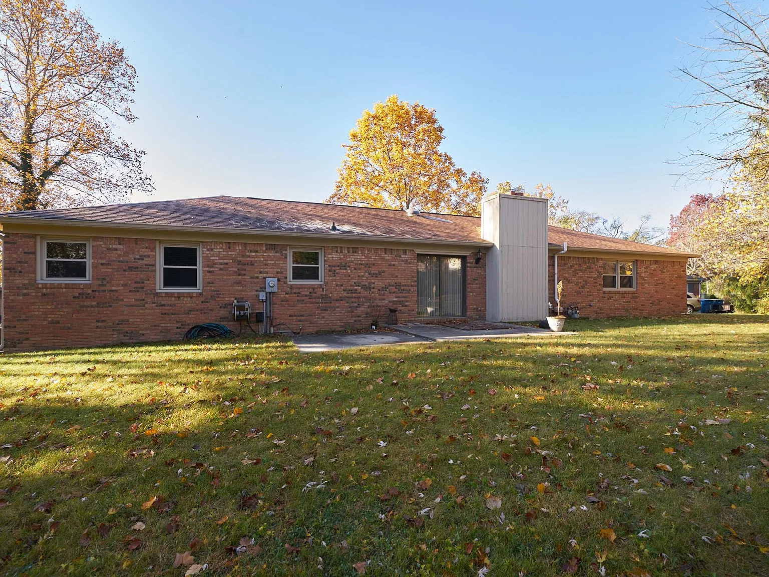 3 bed, 2.5 bath, 2415 sqft, $2,650 — Photo 2