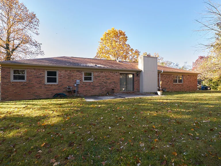 149 Springs Ct — Photo 2