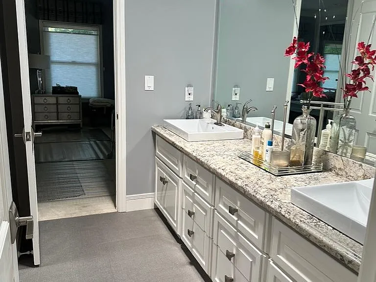 2040 Forest View Ave — Photo 4