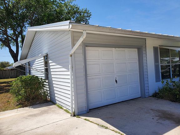 3rd image of 358 NW Curtis Street