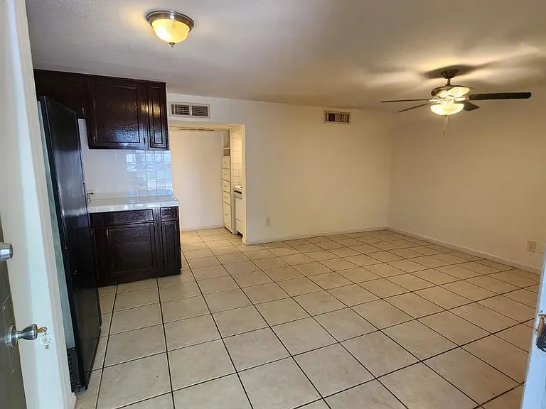 Modern Quarters Apartments — Photo 2