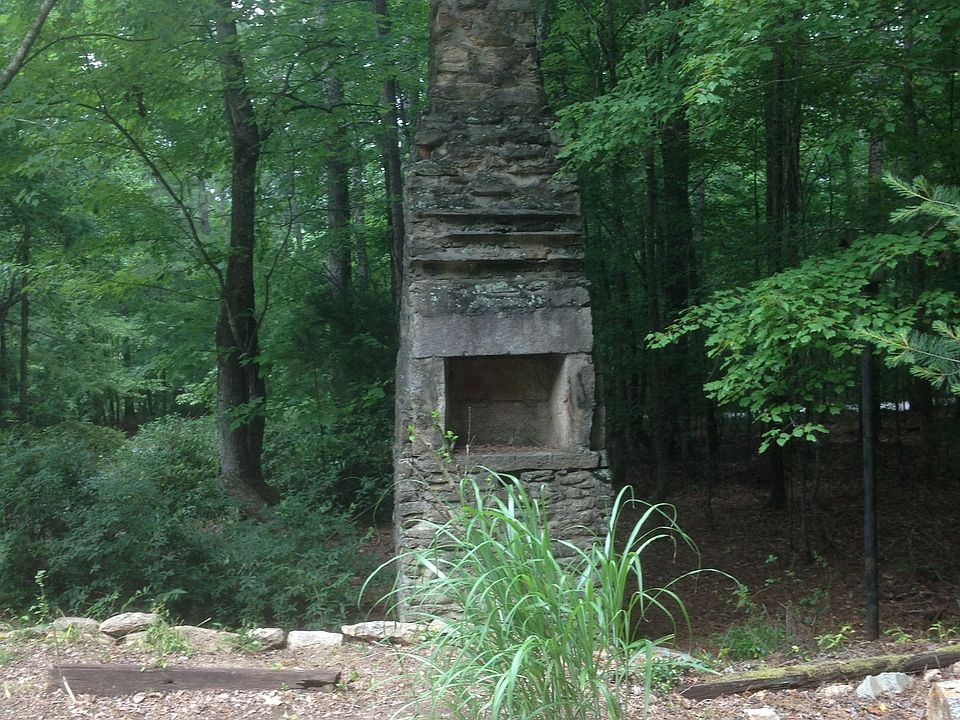 2nd image of 2595 New Lake Rd SW
