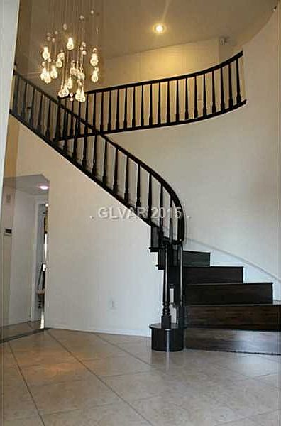 1st image of 437 Golf Dr