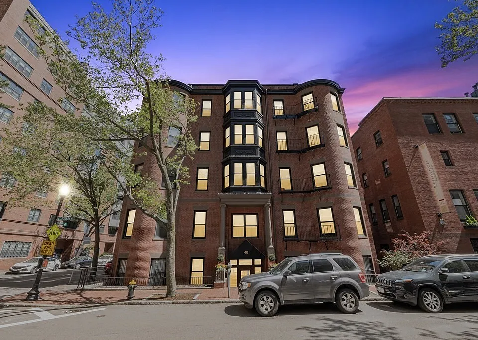 40 Saint Botolph St #37B