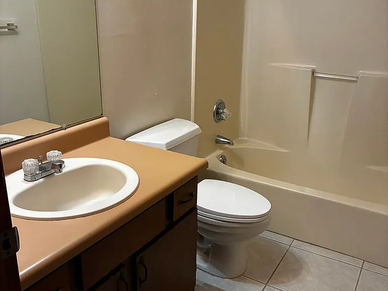 124 Alder Ave — Photo 6