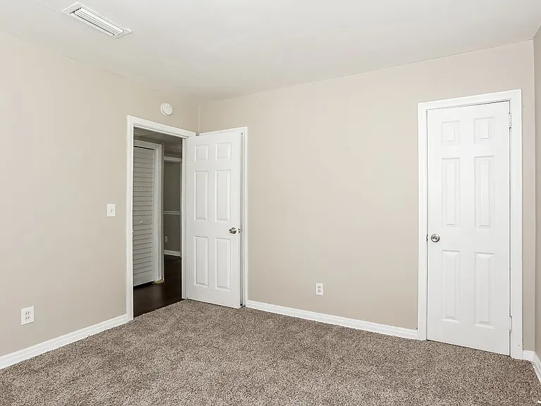 3037 Columbus Ave — Photo 14