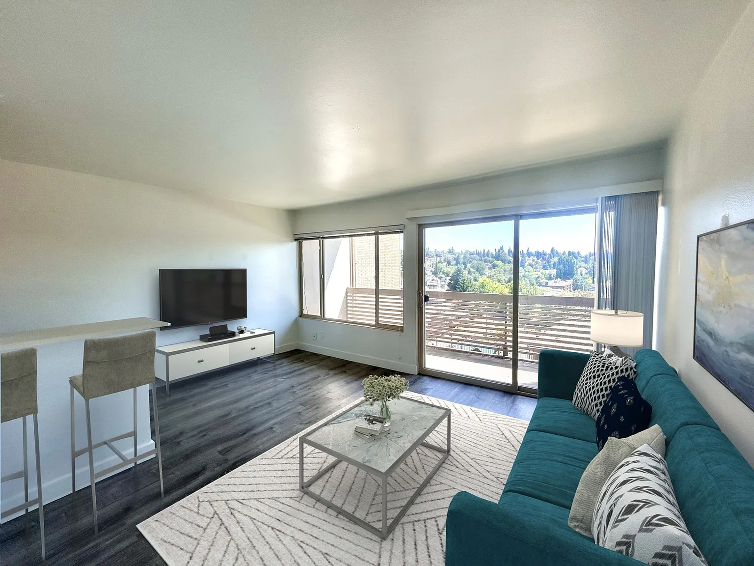 Village Vista Apartments — Photo 2