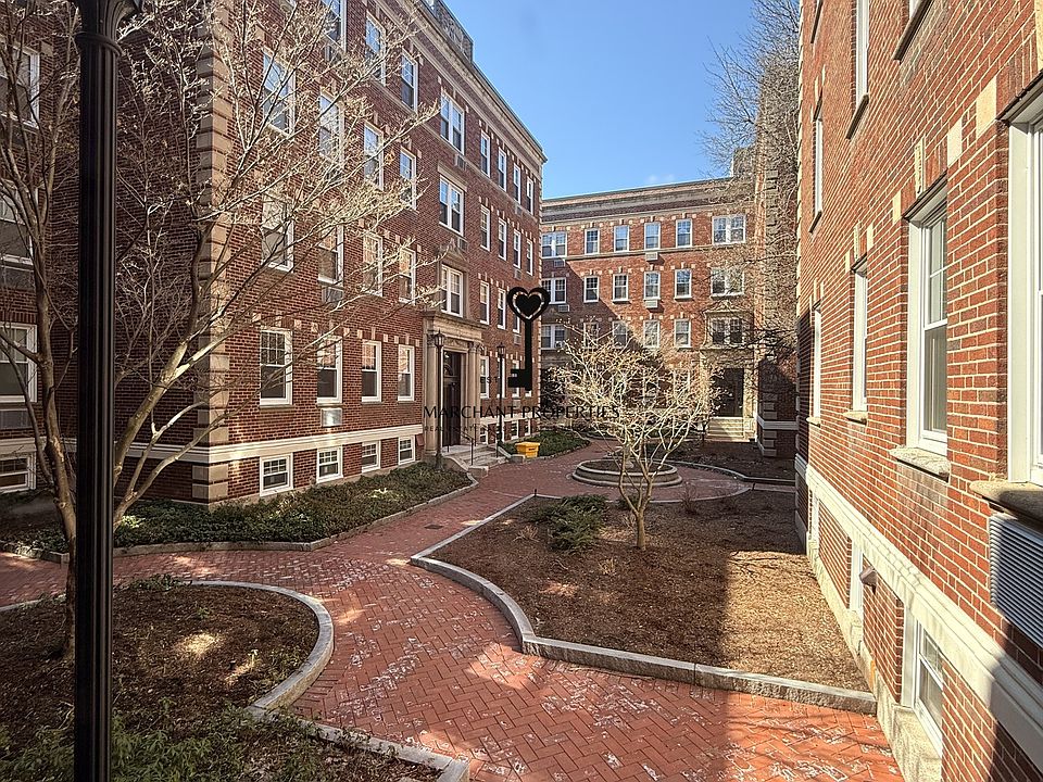 2nd image of 18 Chauncy St #20-10