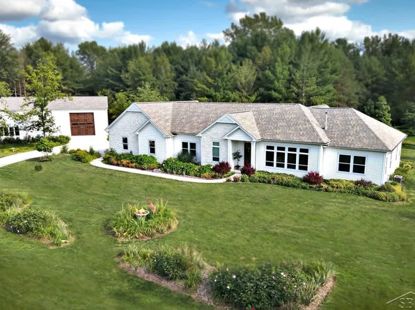 11743 Scott Rd, Freeland, MI 48623