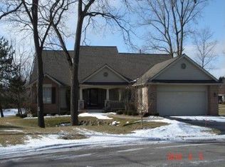 924 Pine Trl, Rochester Hills, MI 48307