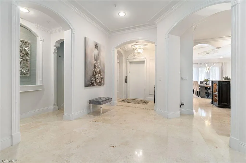3 bed, 2.0 bath, 2754 sqft, $16,000 — Photo 2