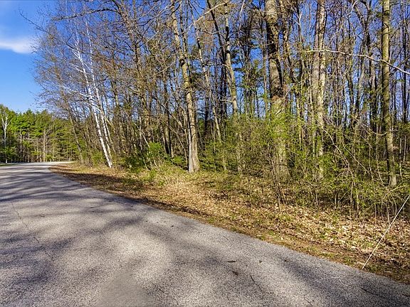 4th image of Circle Rd