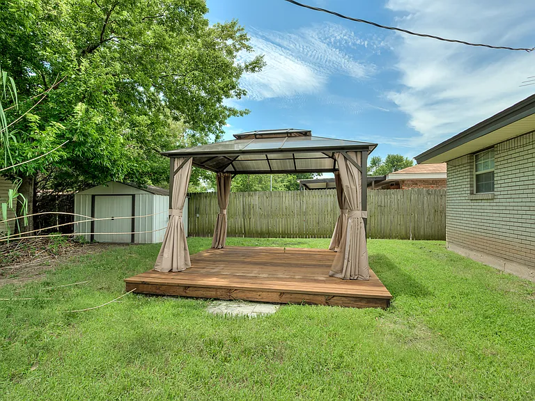 106 N Norman Ave — Photo 7