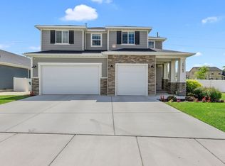15103 S Pledge Dr, Bluffdale, UT 84065