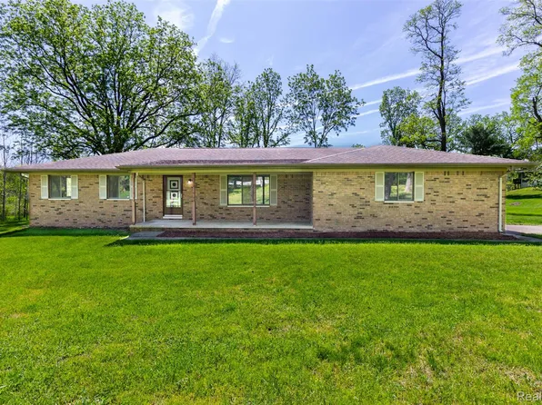 2875 Auten Rd, Ortonville, MI 48462