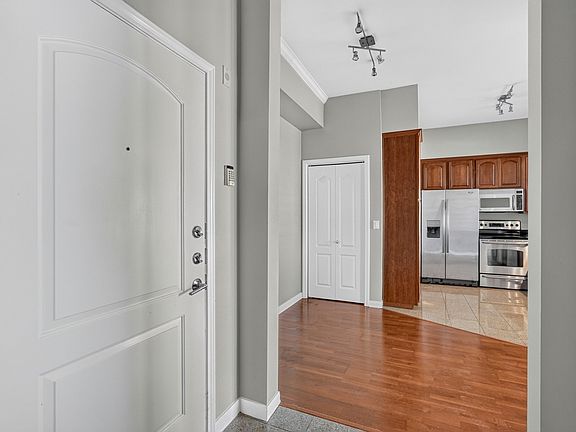5th image of 3225 Turtle Creek Blvd APT 1528