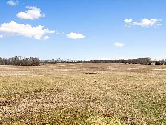 3rd image of 5196 W County Road 200 N