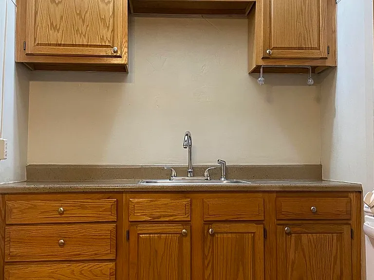Grosvenor Arms Apartments — Photo 10