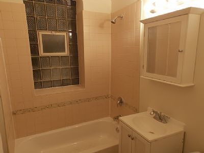 2nd image of 3828 N Damen Ave