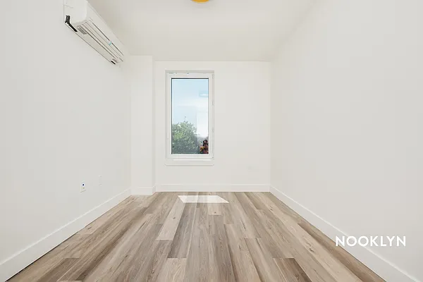 Rented by Nooklyn NYC LLC | media 109