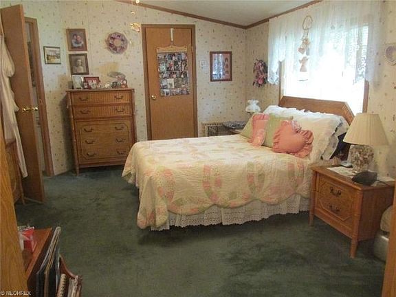 4th image of 19 Cypress Blvd